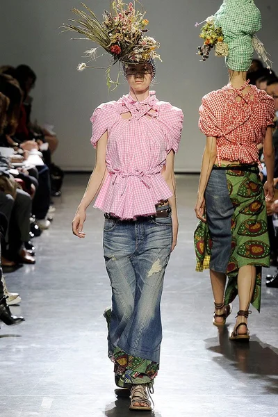 Look 15